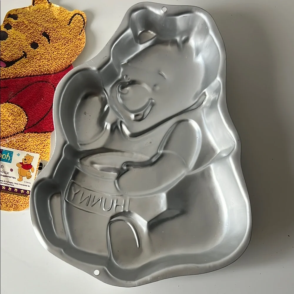 Vintage Disney Winnie the Pooh Cake Pan